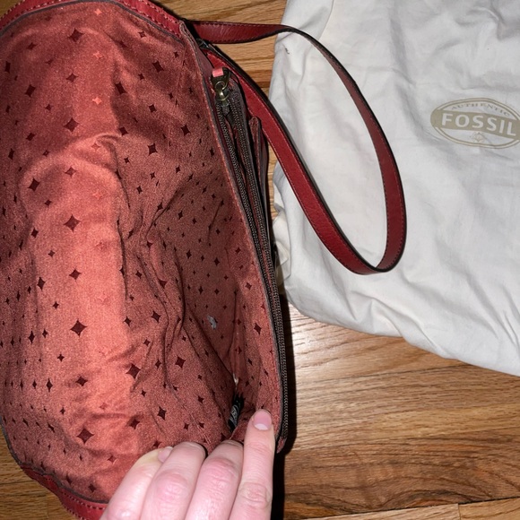 Vintage Fossil Red Leather Keyhole Crossbody Satchel - Picture 6 of 10
